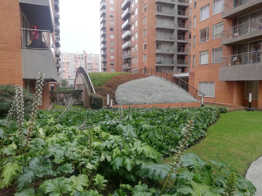 Hermosa Habitacion Privada En Conjunto Residencial Cerca Al Aeropuerto Y Terminal De Bogota, Zonas Comunes Se Comparten Con 1 Persona Leilighet Eksteriør bilde